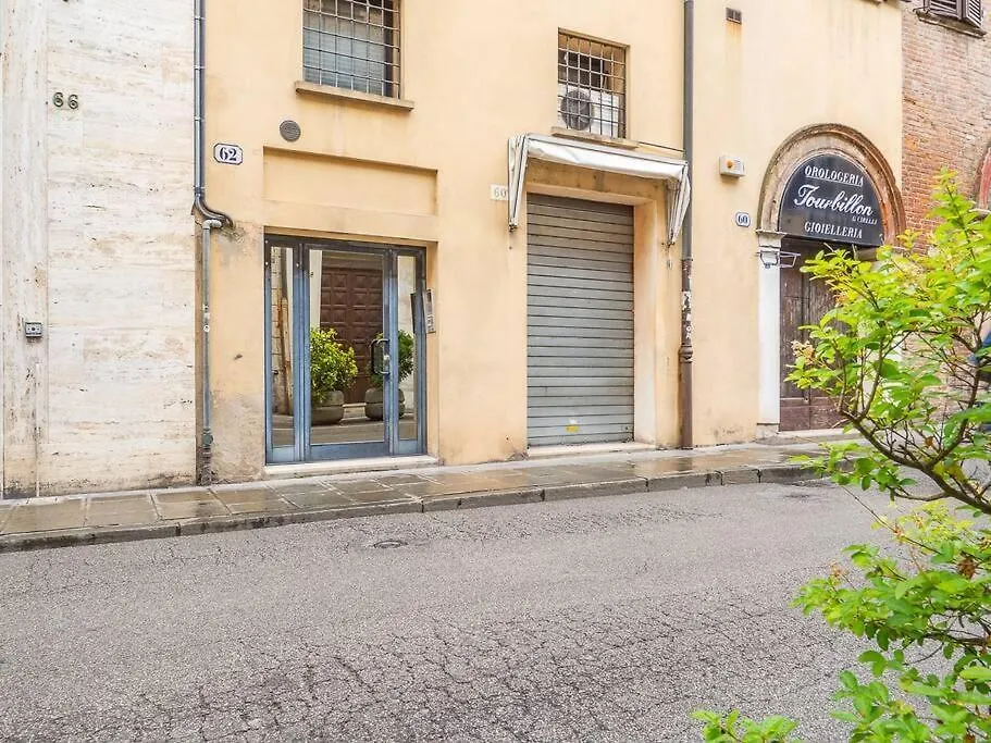 Lo Specchio Di Ferrara Apartment