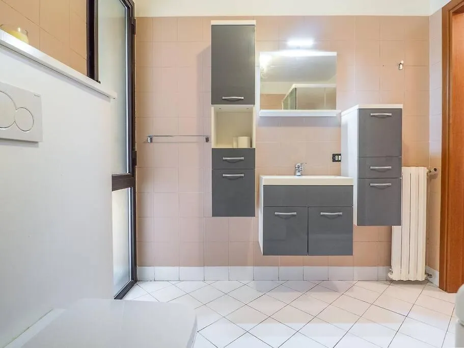 Lo Specchio Di Ferrara Apartment