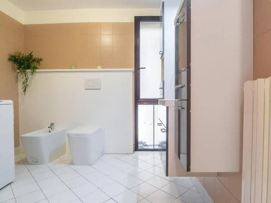Lo Specchio Di Ferrara Apartment