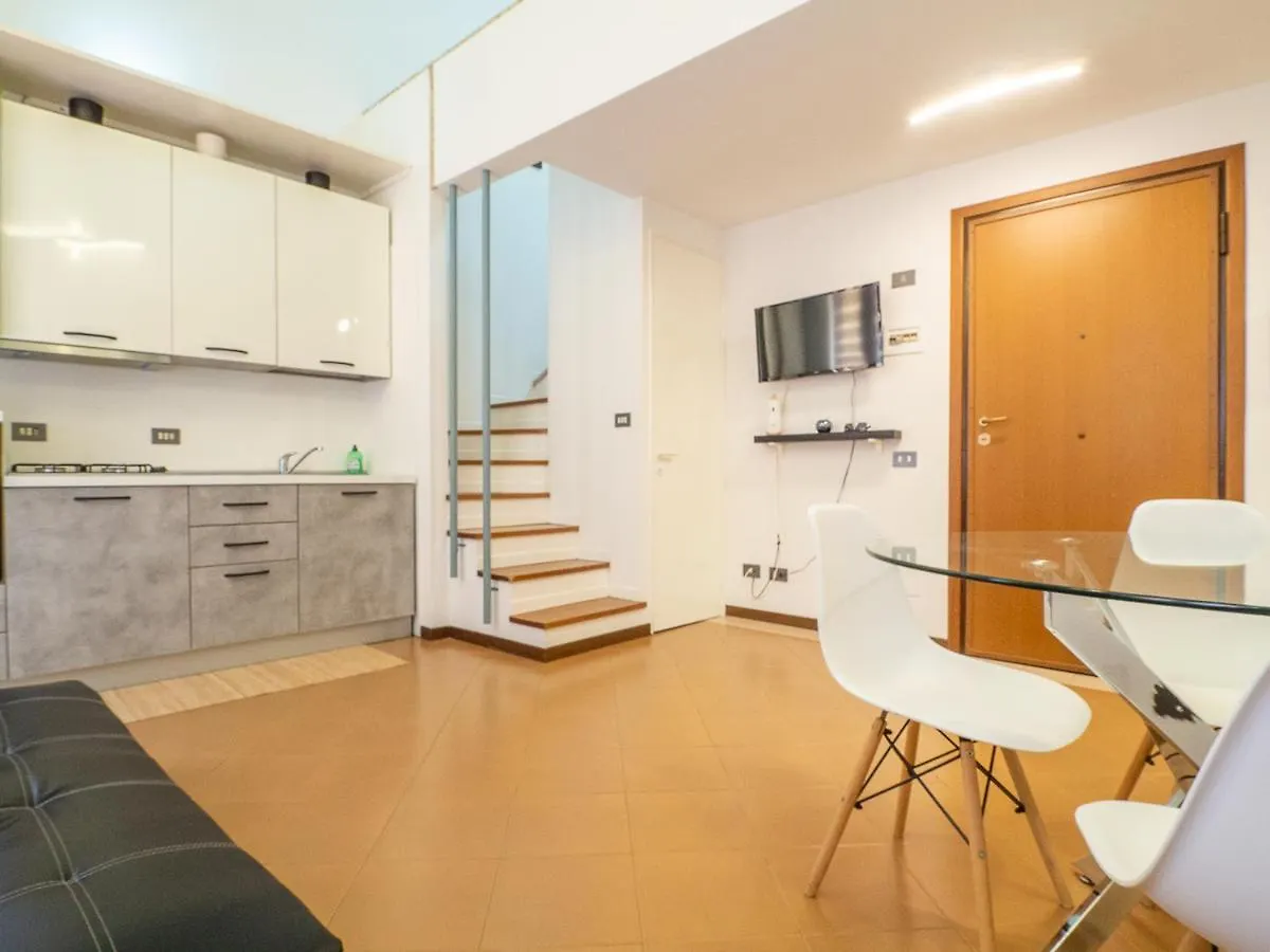 Lo Specchio Di Ferrara Apartment