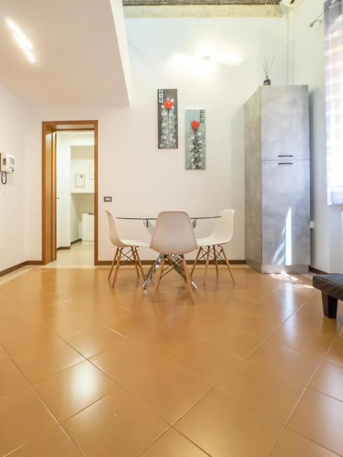Lo Specchio Di Ferrara Apartment 0*,